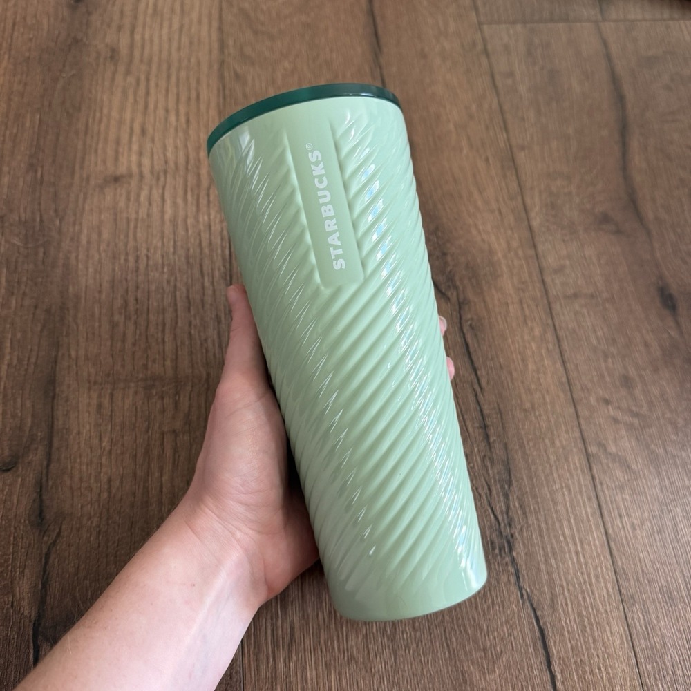 Starbucks 2022 Light Mint Green Scalloped Stainless Steel Tumbler 24oz No straw